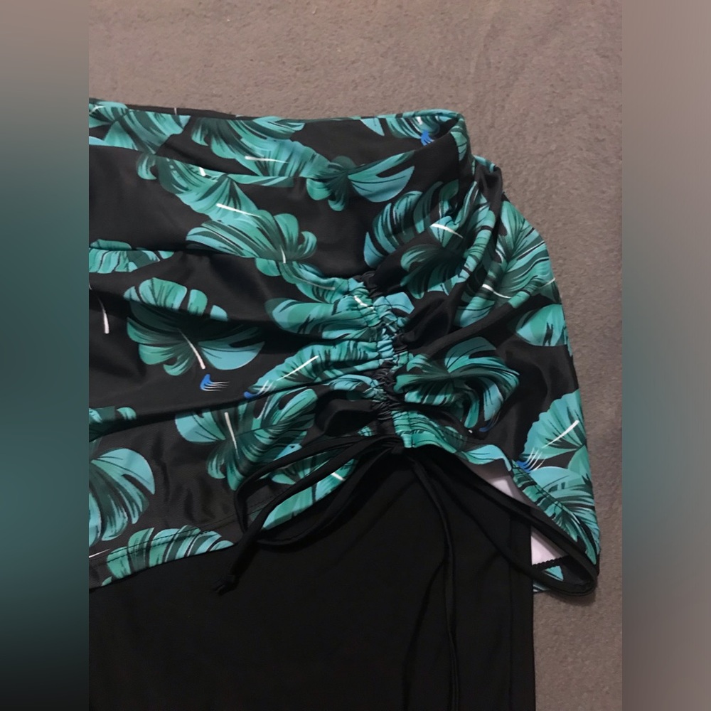 NWT Leoparts Skirted Swim Capris - Picture 8 of 11